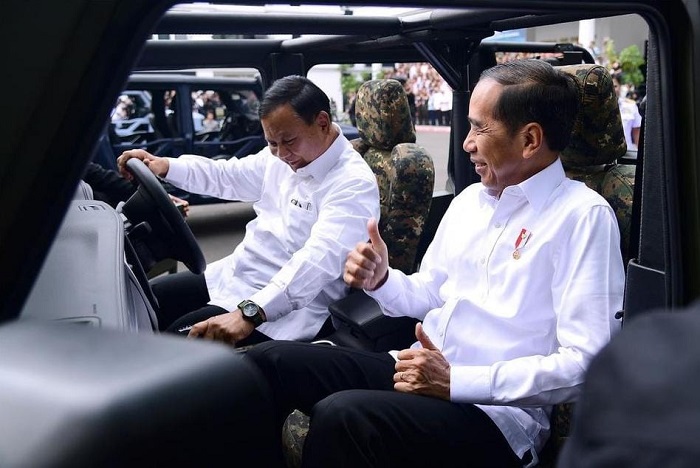 Presiden Joko Widodo (Jokowi) bersama Menteri Pertahanan Prabowo Subianto. (Instagram.com/@prabowo)