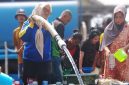 Distribusi 203.400 liter air bersih dilakukan secara bertahap berdasarkan pemetaan wilayah paling terdampak kekeringan untuk memastikan bantuan menjangkau seluruh warga yang membutuhkan. (Dok. Dinsos Kabupaten Bogor)